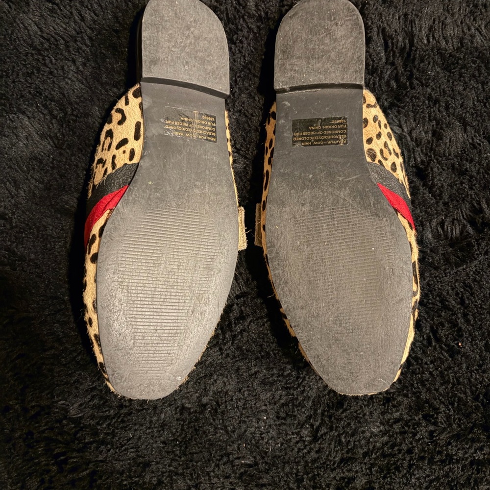 Steve Madden Leopard Print Flats/Mules w/Red/Black and Gold Lion Accents - Picture 5 of 5